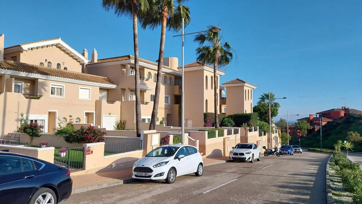 3b73c955-e83a-4847-afc1-4cbb9582b2d3