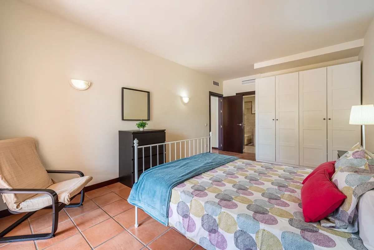 35e59302-0d0d-47f5-bbb6-8f7831d00375