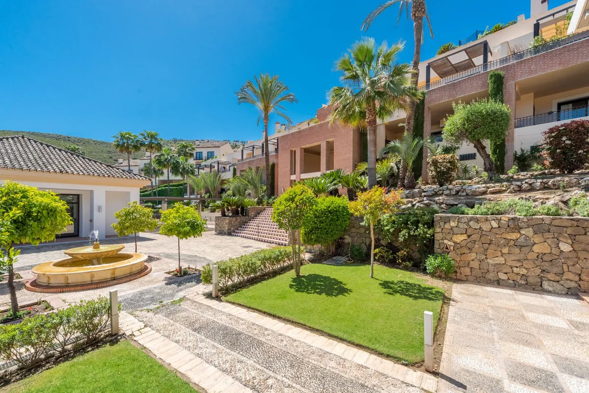 38984134-4474-44b4-9a4b-98492a673217