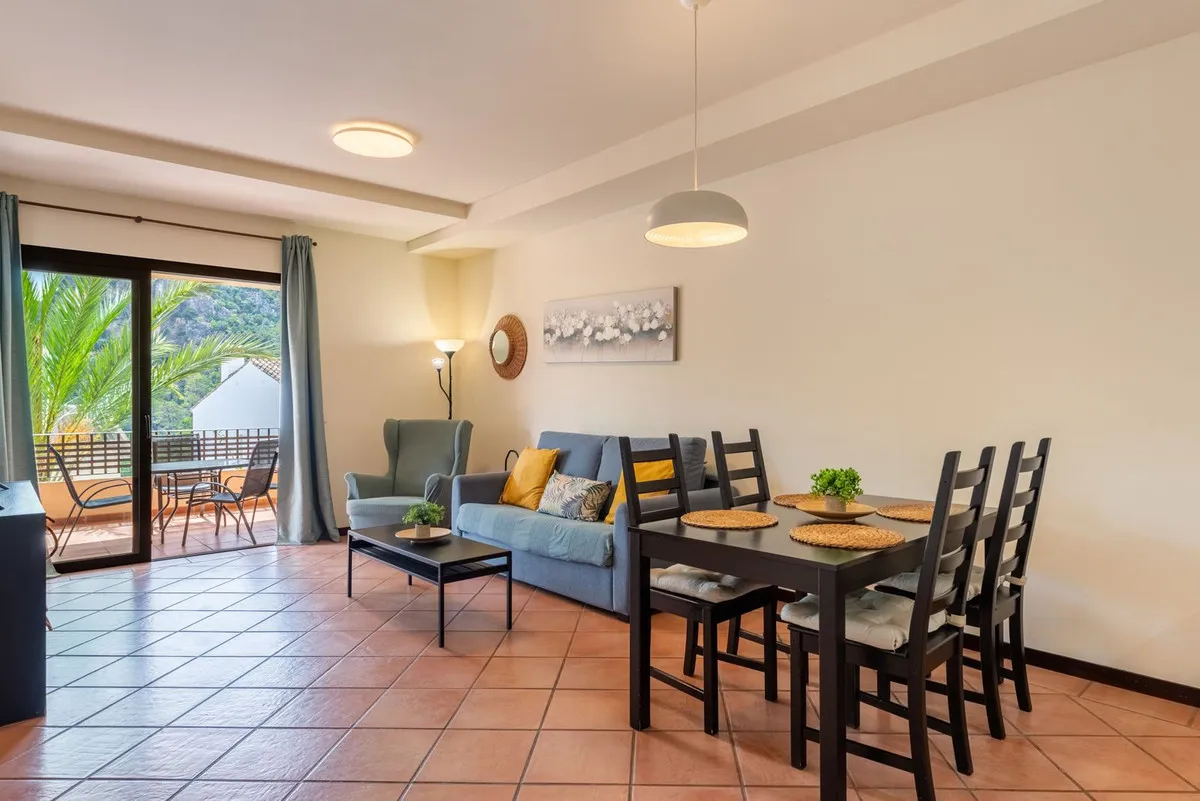 947e4bba-94b2-4b2f-8872-e7af68e5b65d