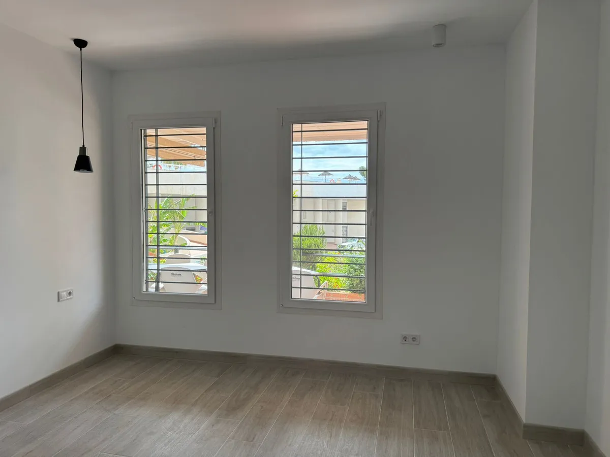 dcb1b883-f80c-4bca-b4dd-51c39cdd5823