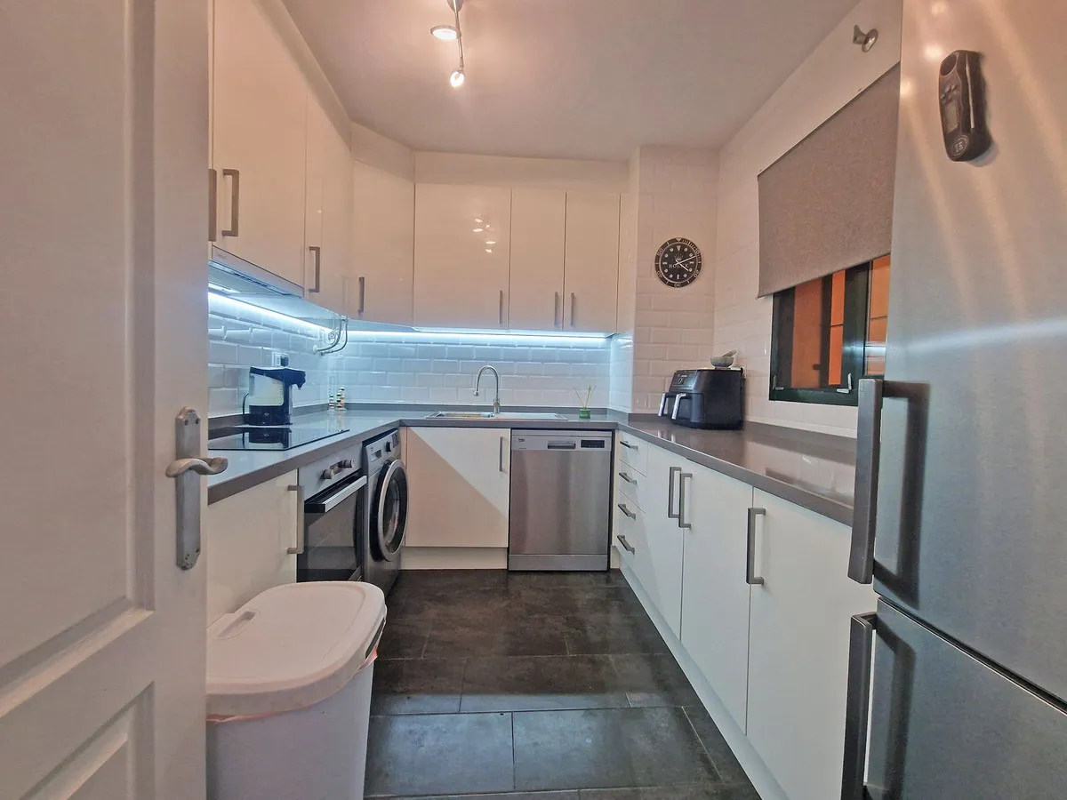 69f40d94-baad-4e06-818c-9acf3eaf8669