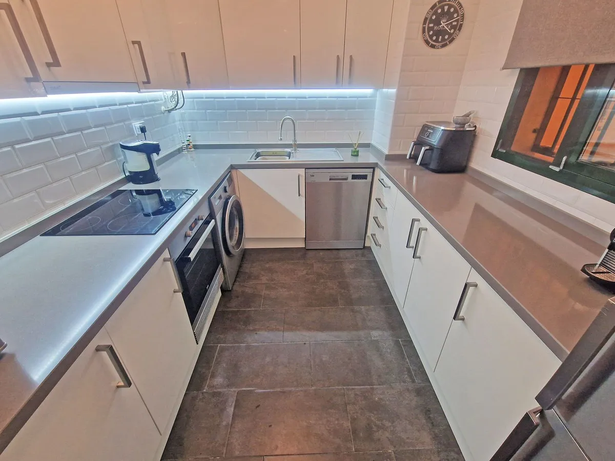 7b201174-48e5-4317-ab57-af2519bc469f