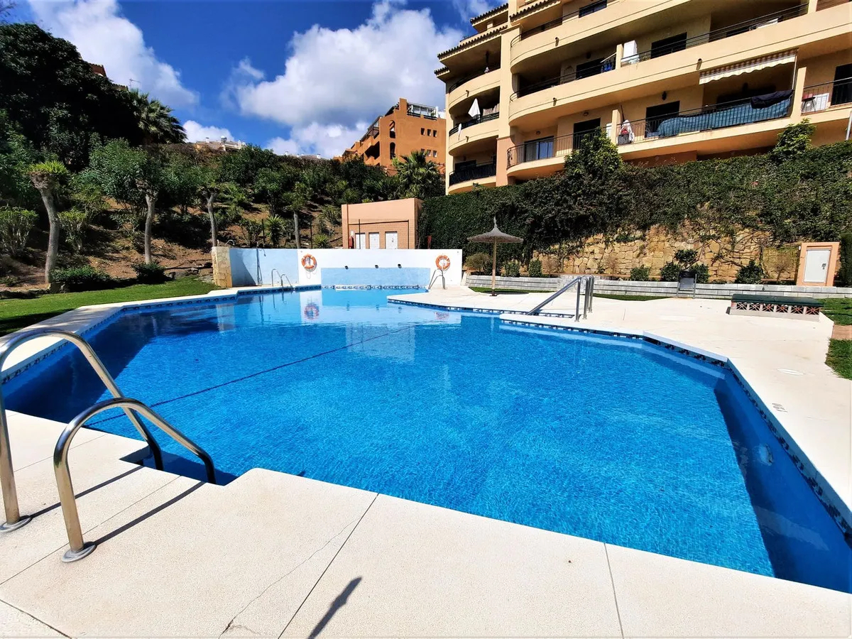 9b7009a9-19c8-426f-b434-736ae6fbc143