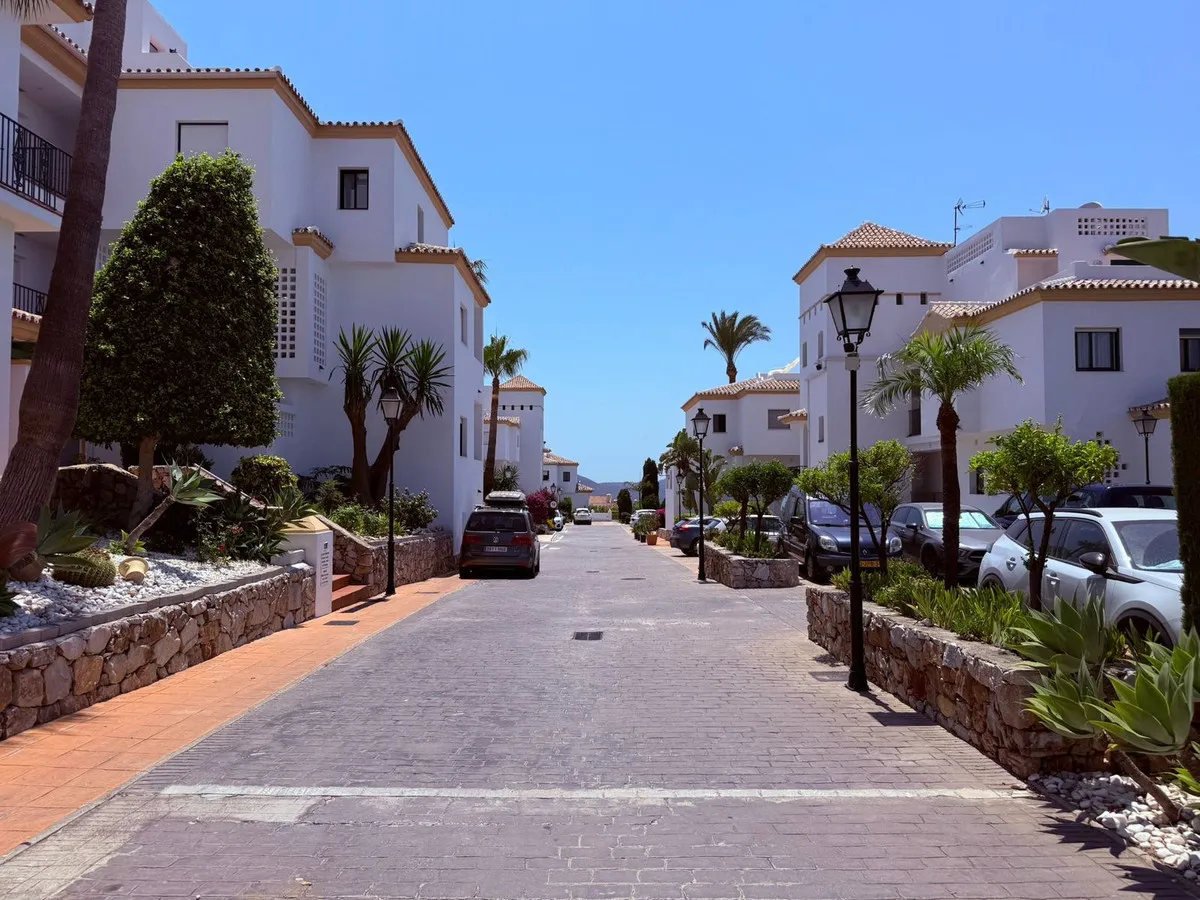 68461a1e-f8b1-4f4a-932f-88da6b0ac5da