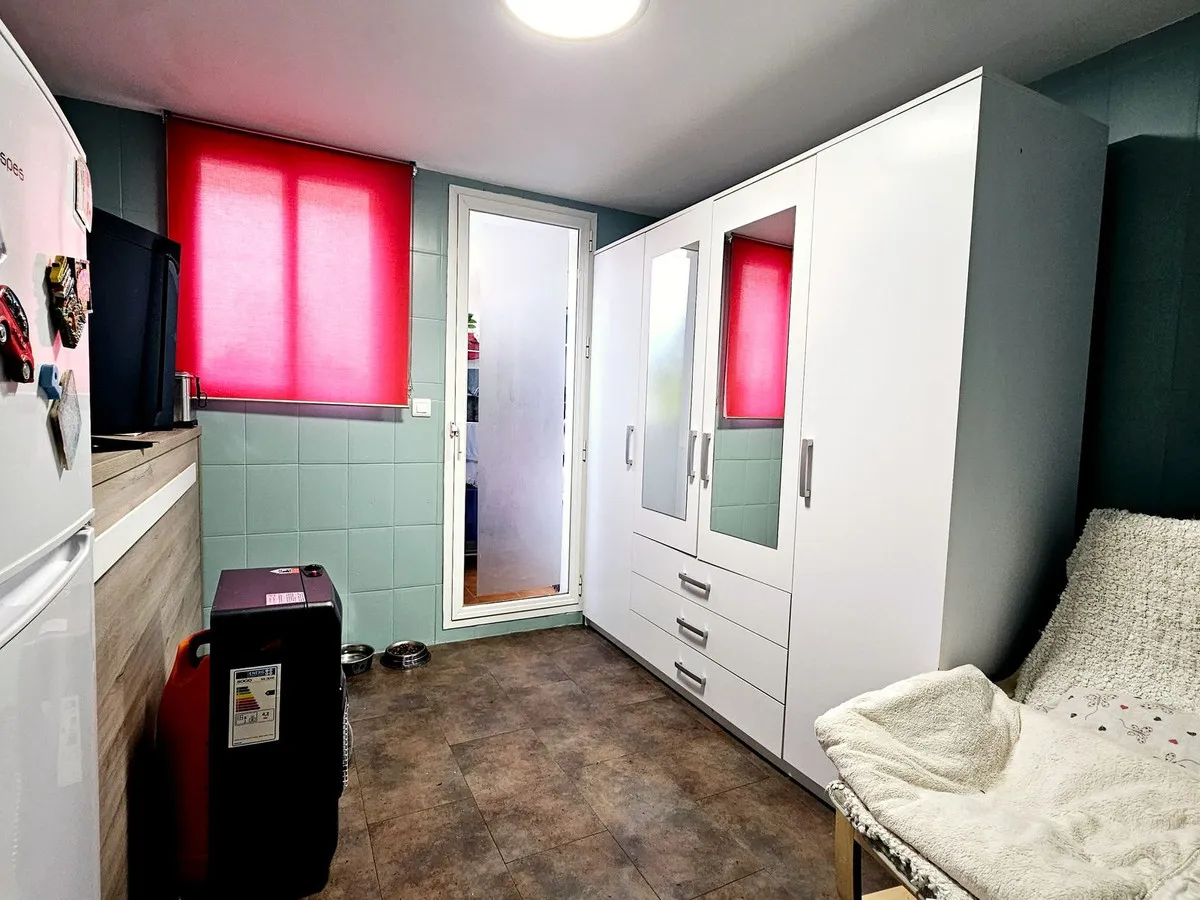 e1dc7b52-833a-4d30-bdd3-f0ef256d5c4a