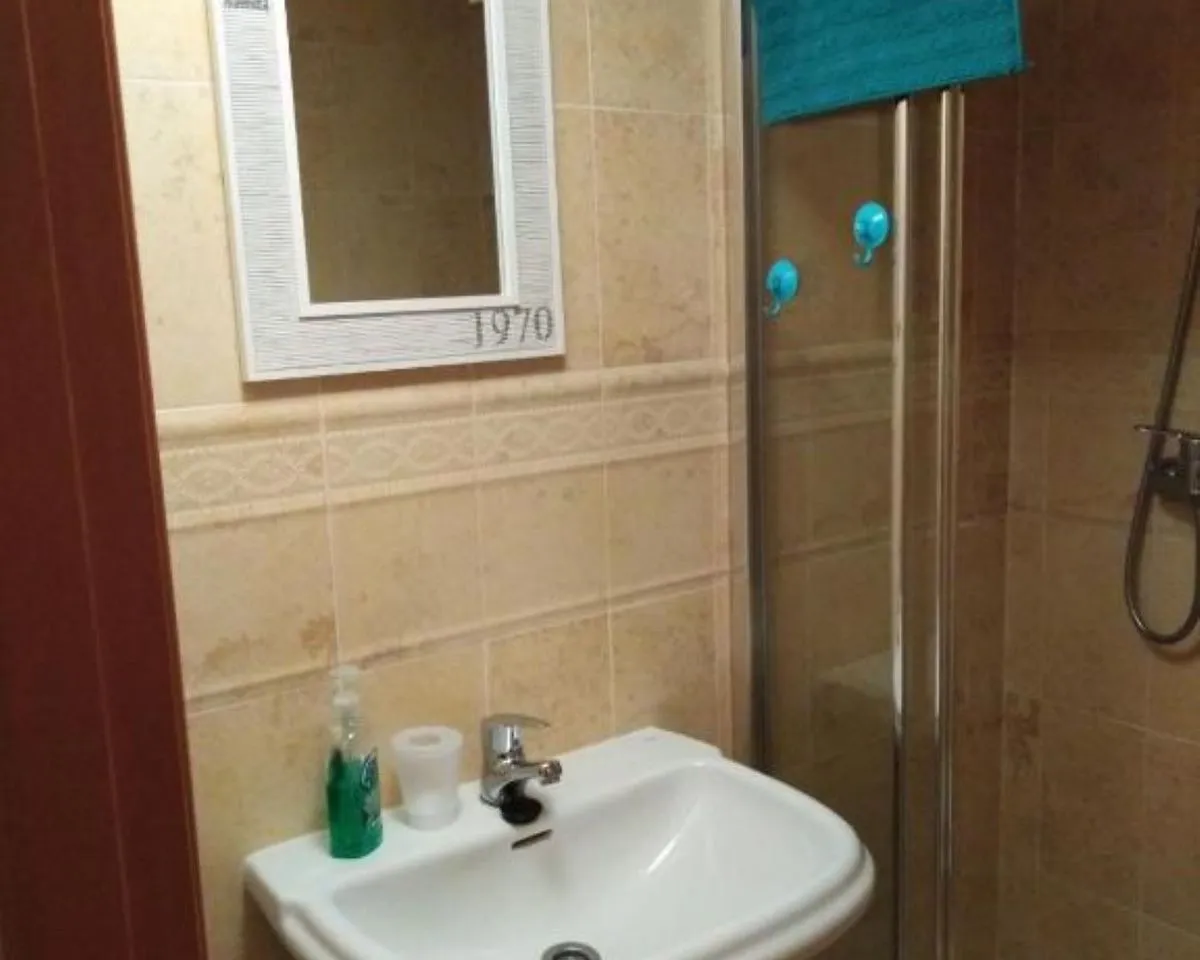 c6056120-4728-4075-81e4-c051d7fb0567