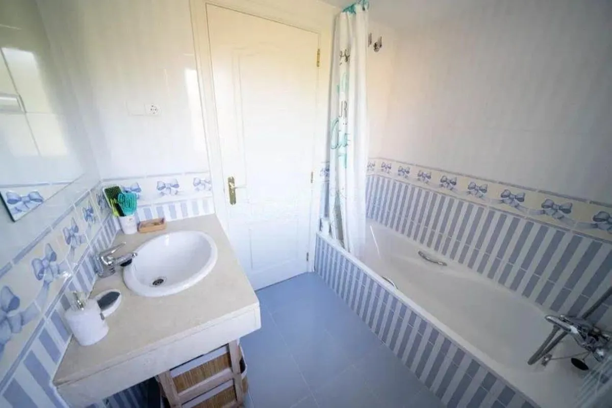 5e6f1fc8-e729-40a2-85f9-99b89d30c4b6