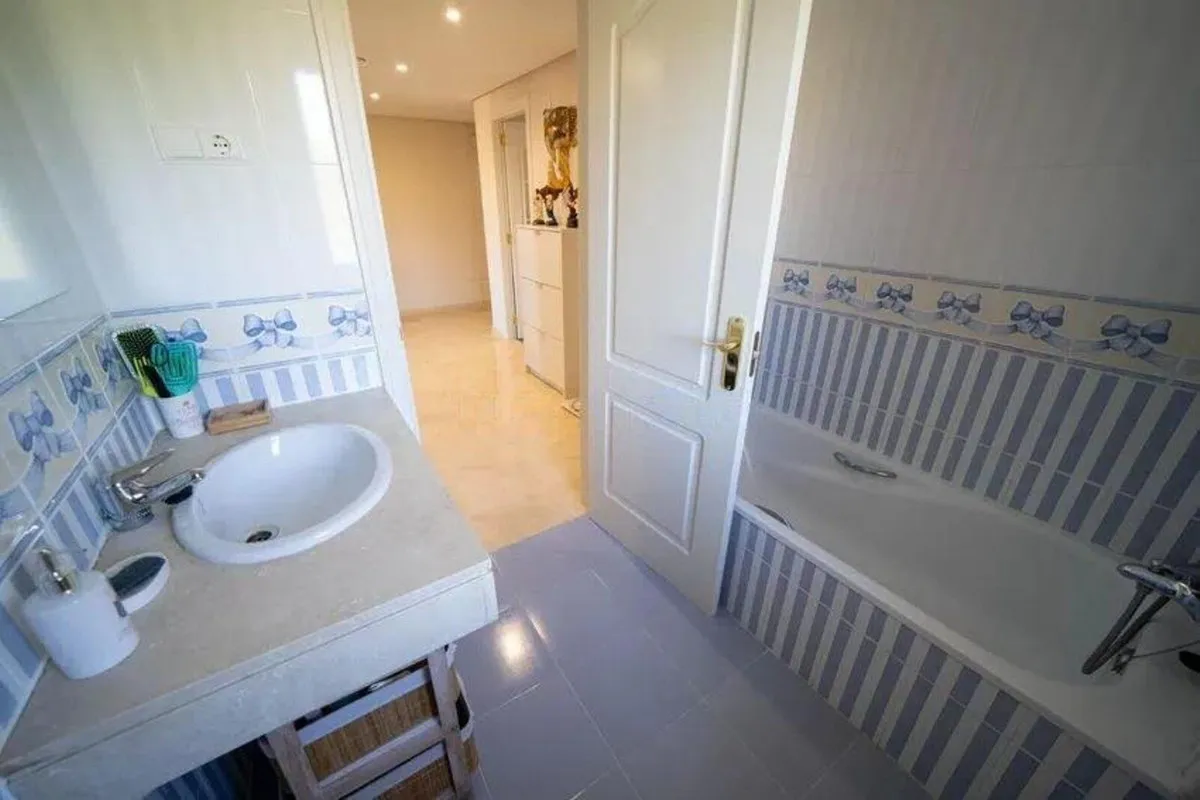 cf06ad1a-fae6-4bed-9a26-78cce23723f4