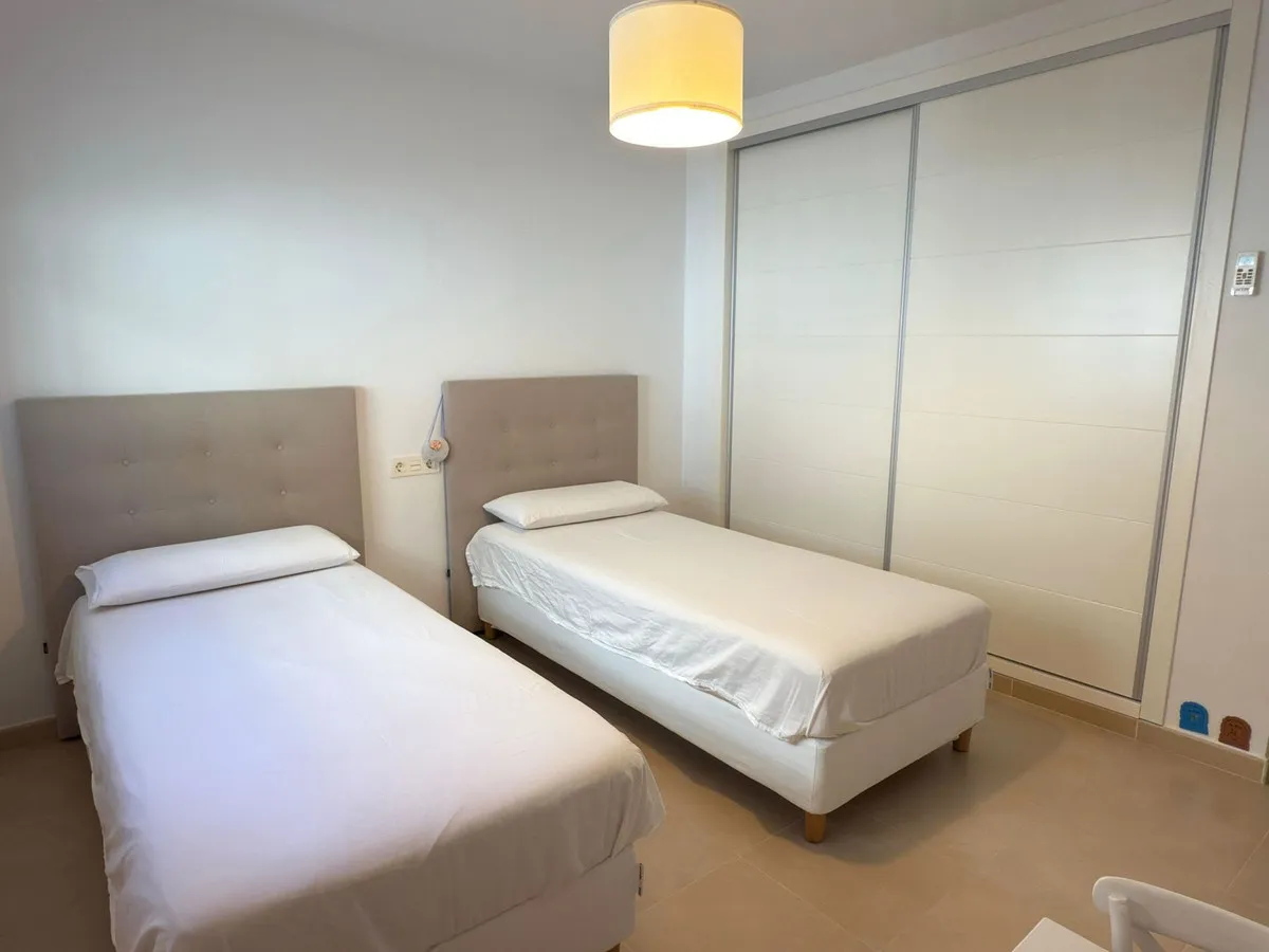 654d33fe-8b51-4f95-9fbb-2723aac67514