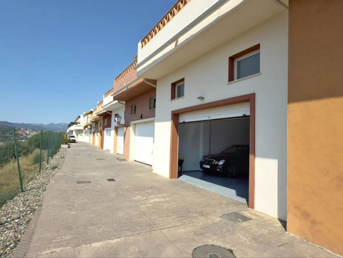 936ffe23-2f96-4d5e-a95e-6310bd4776a9