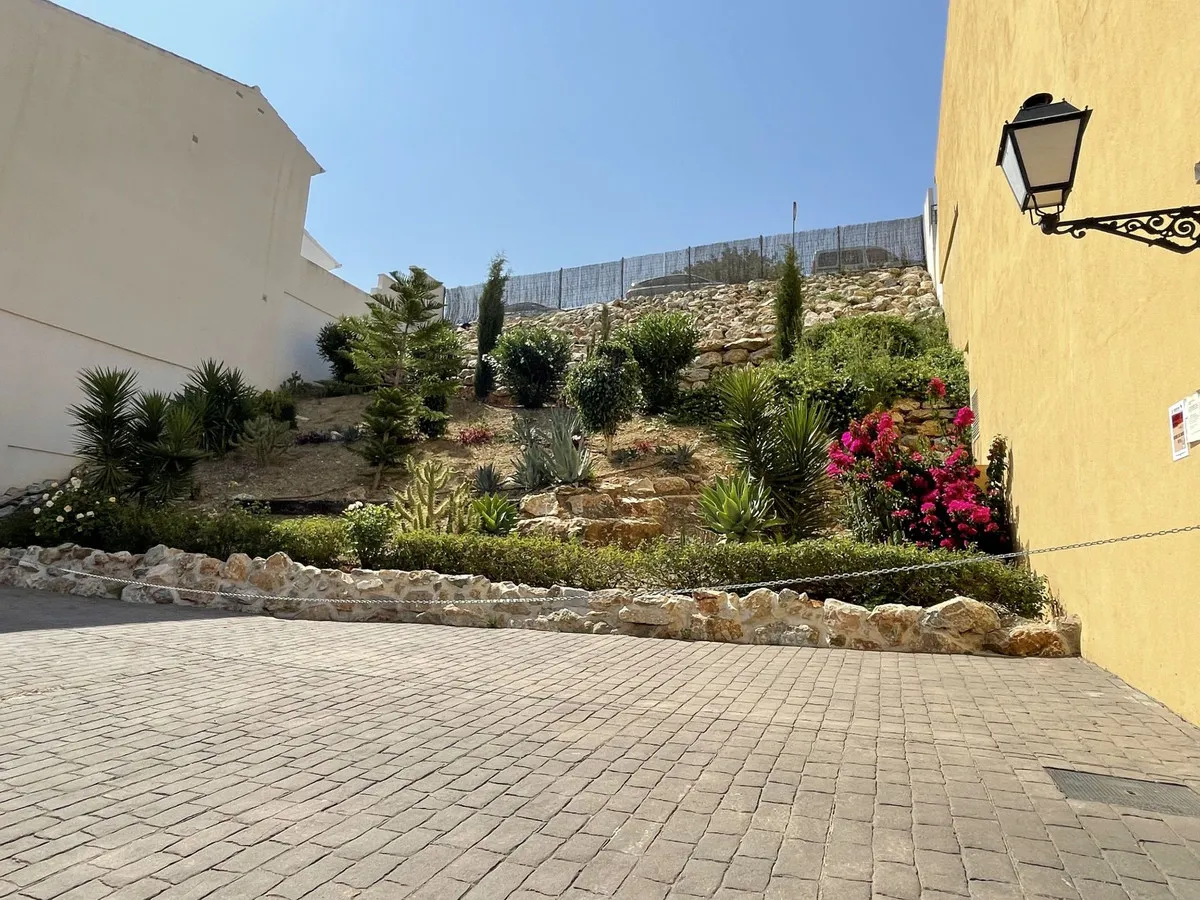 9db4fd0d-e17a-4431-84f2-c8cb19122629