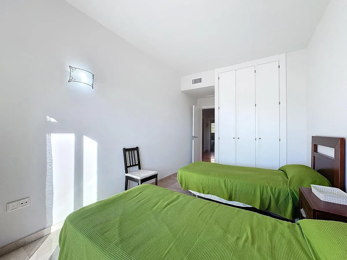 82fd0f48-76e0-44d6-806c-b0d653f398f4