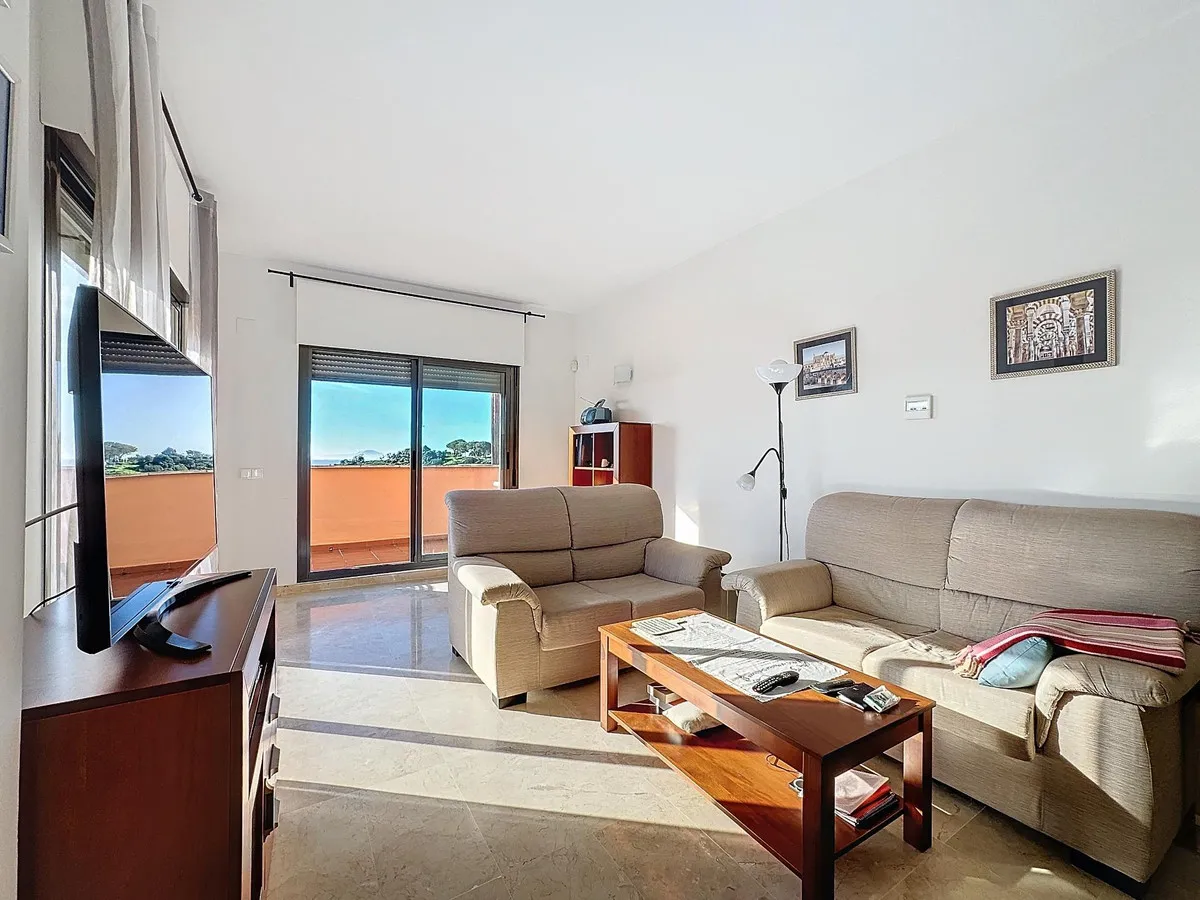 c2073952-7b8d-45db-a8b9-1b8a85bb36f4