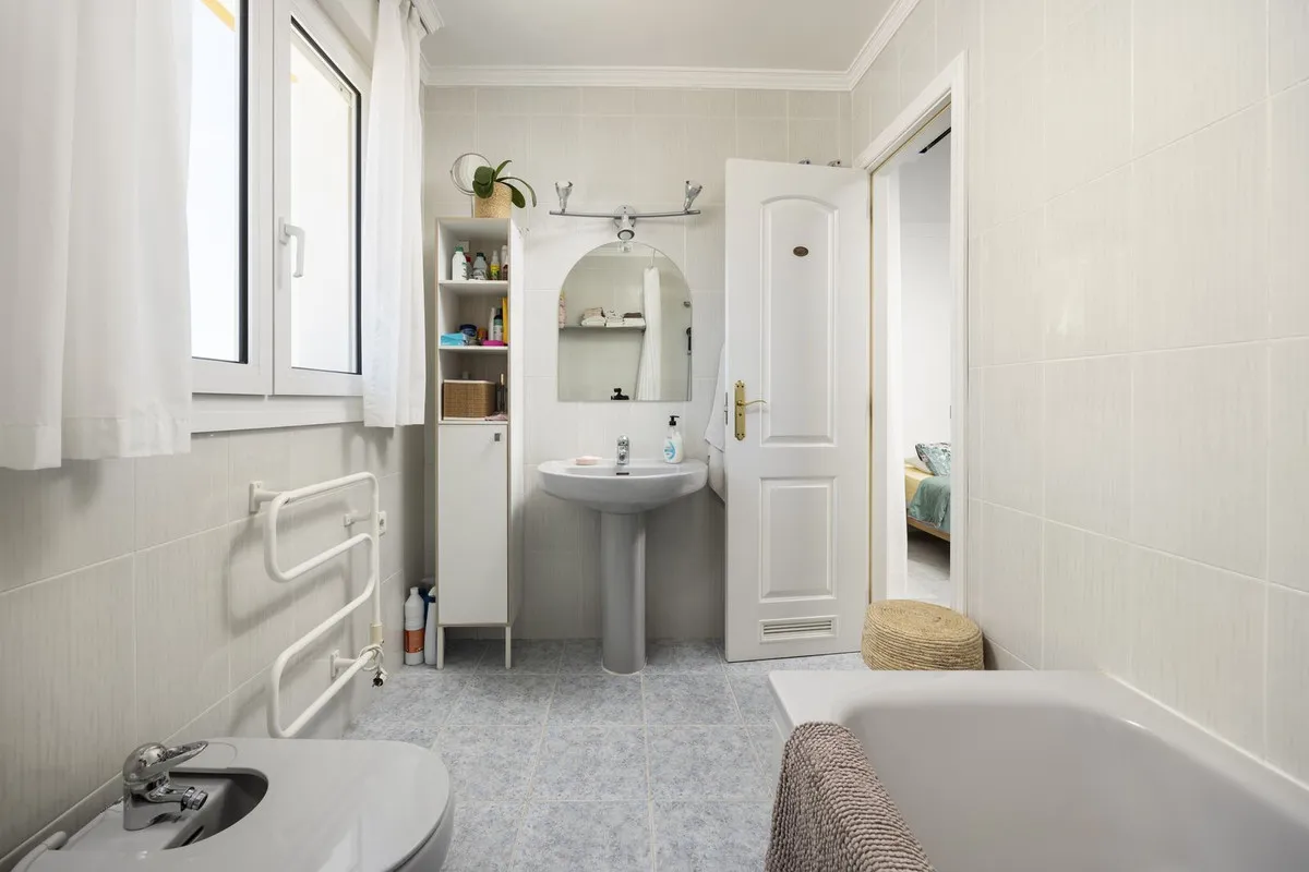 672b54f7-ab34-48fa-8aed-084f4d0839c6