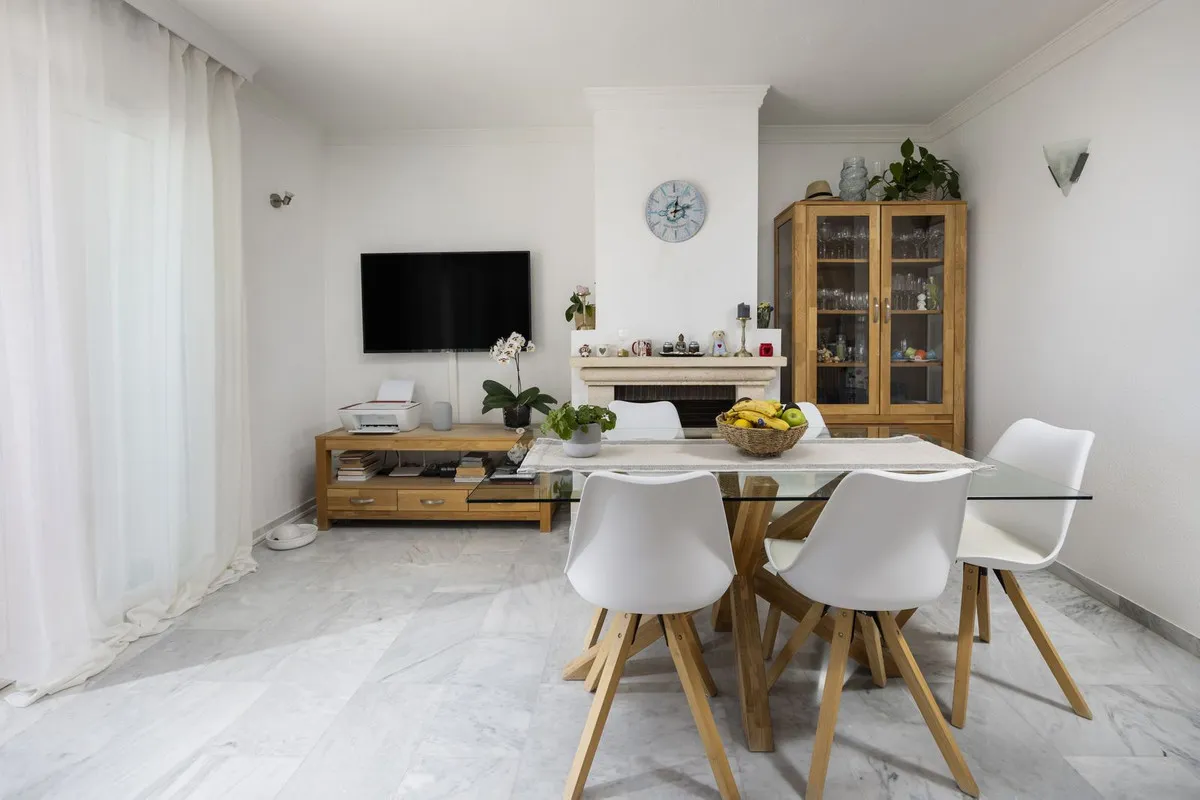 830f04e8-8eed-40be-b40e-a03e1b65df1a