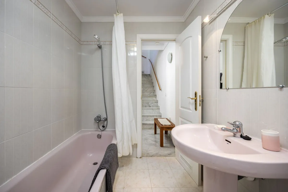 8893de25-d999-43d4-9f55-ee8b23bdeb51