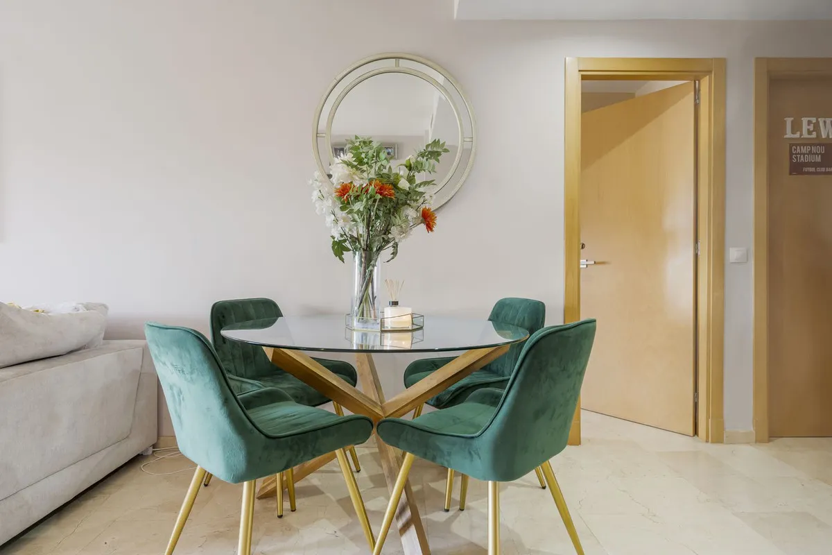 5cf8fa04-94b9-4a3f-9c04-866eacff13b3