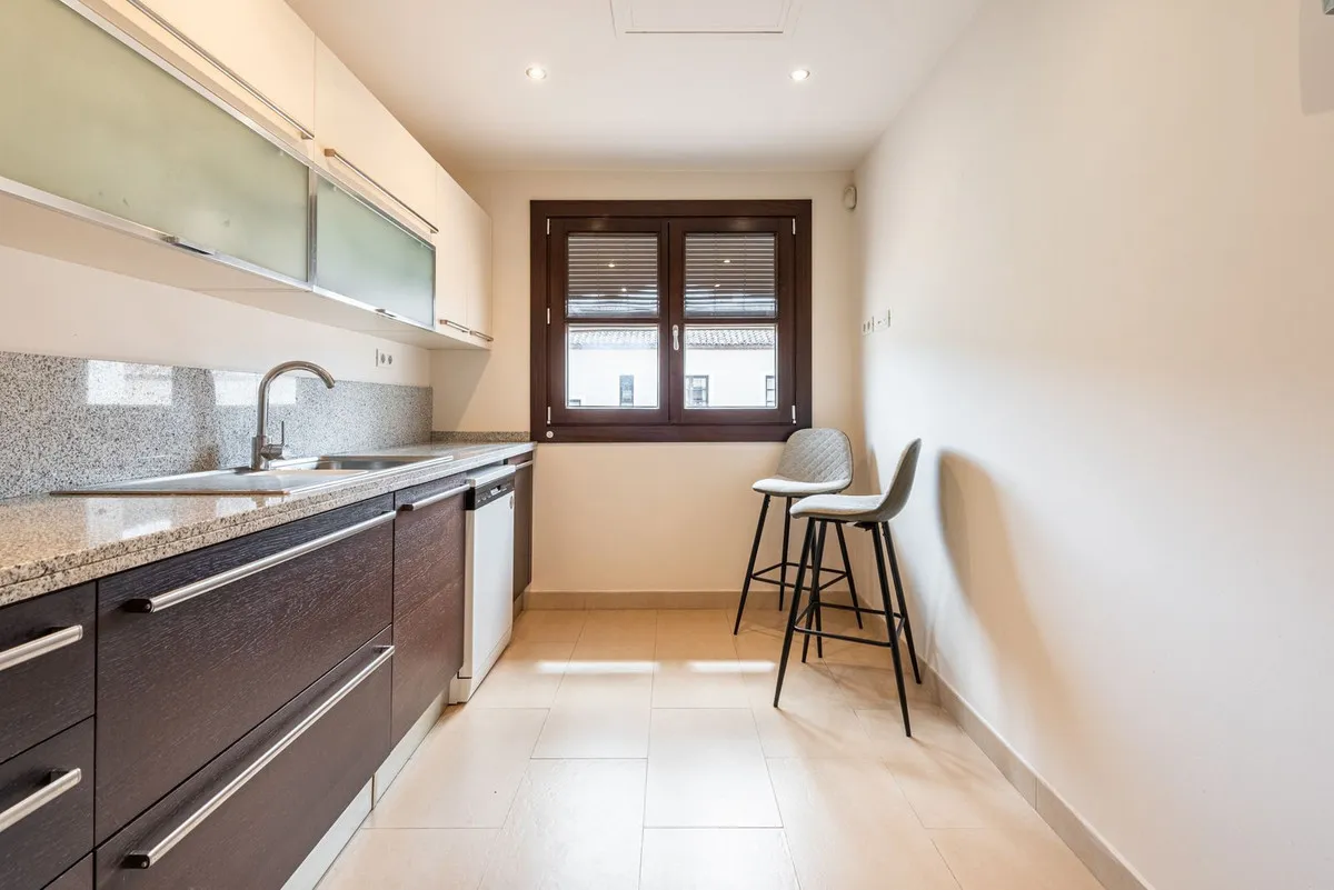 025babf8-009c-4767-9bb9-530e478027b4