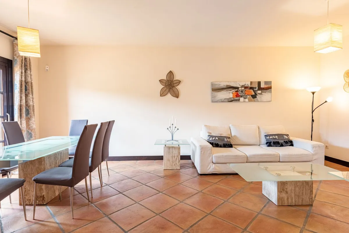 e5a6d37f-211c-418b-b9ff-783a52cf4e7e