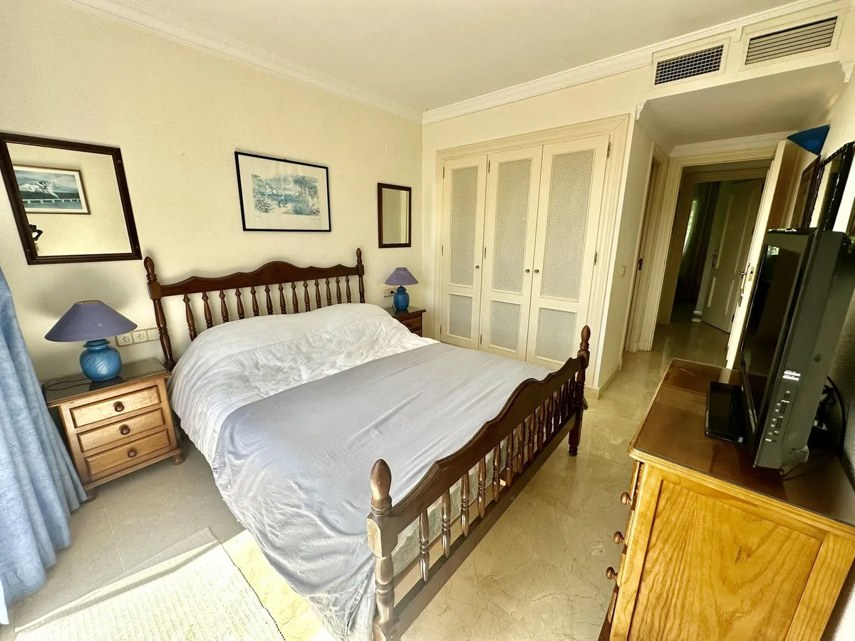 052e3283-754c-40eb-8652-bab19f5722e1