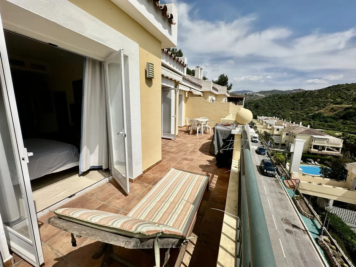 4b79db2c-657a-4d05-a28e-64ed669584ae