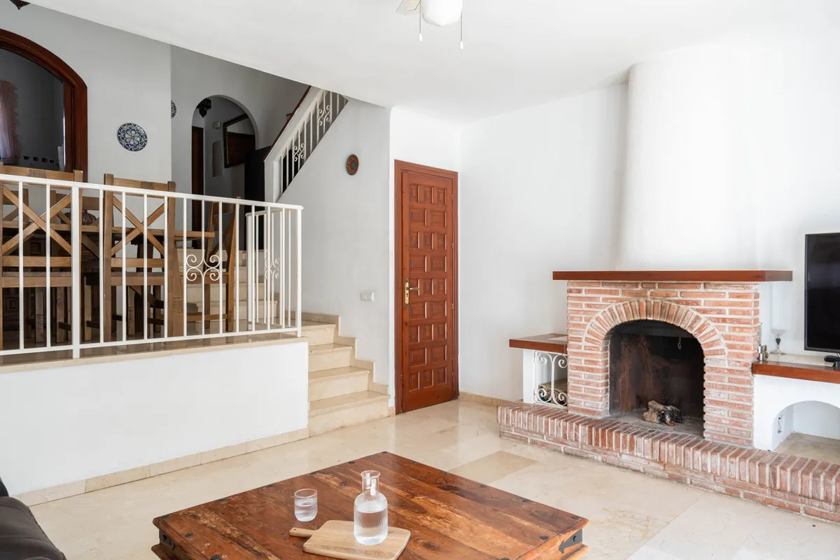 53a4938f-8b0f-46fa-8c98-1fd354ccecf3