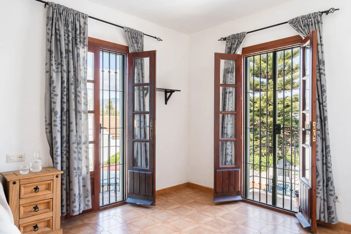 f6d12dee-4f31-4ebf-a5de-b4896b4431ea