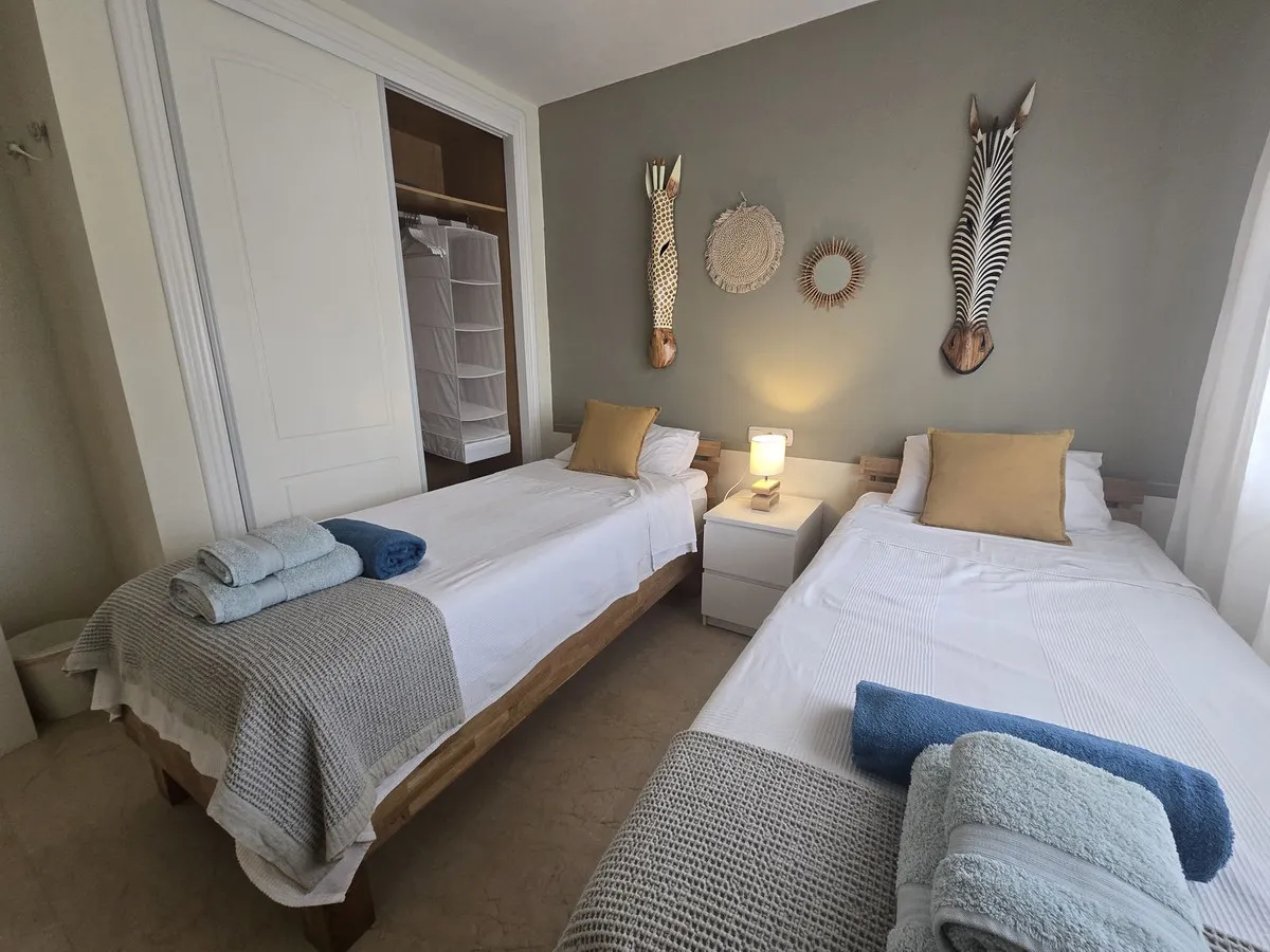 042e857f-38d0-4301-b74d-80055bfa0192