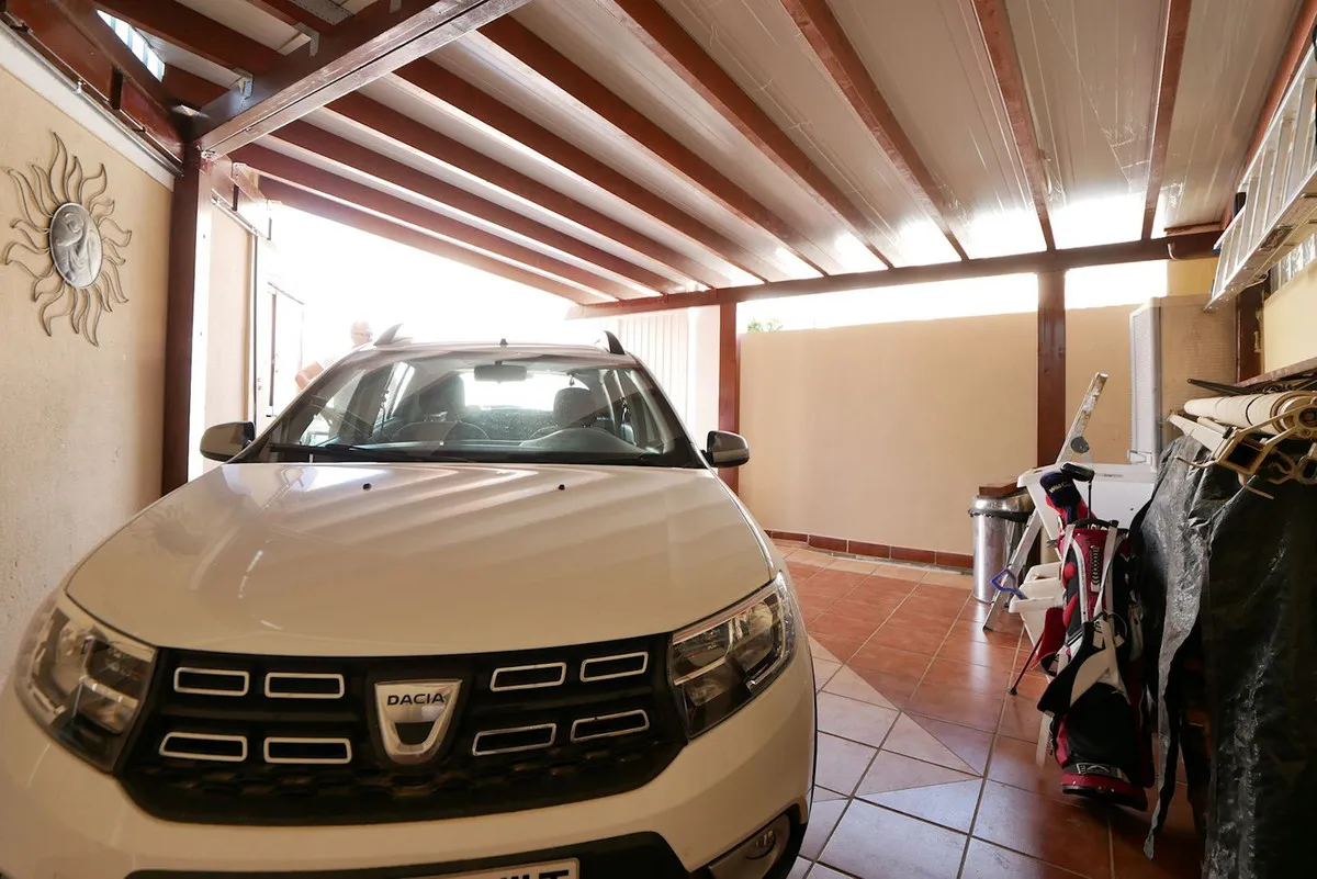 00eca927-c43d-4617-a3a7-07cdb3d8d44a