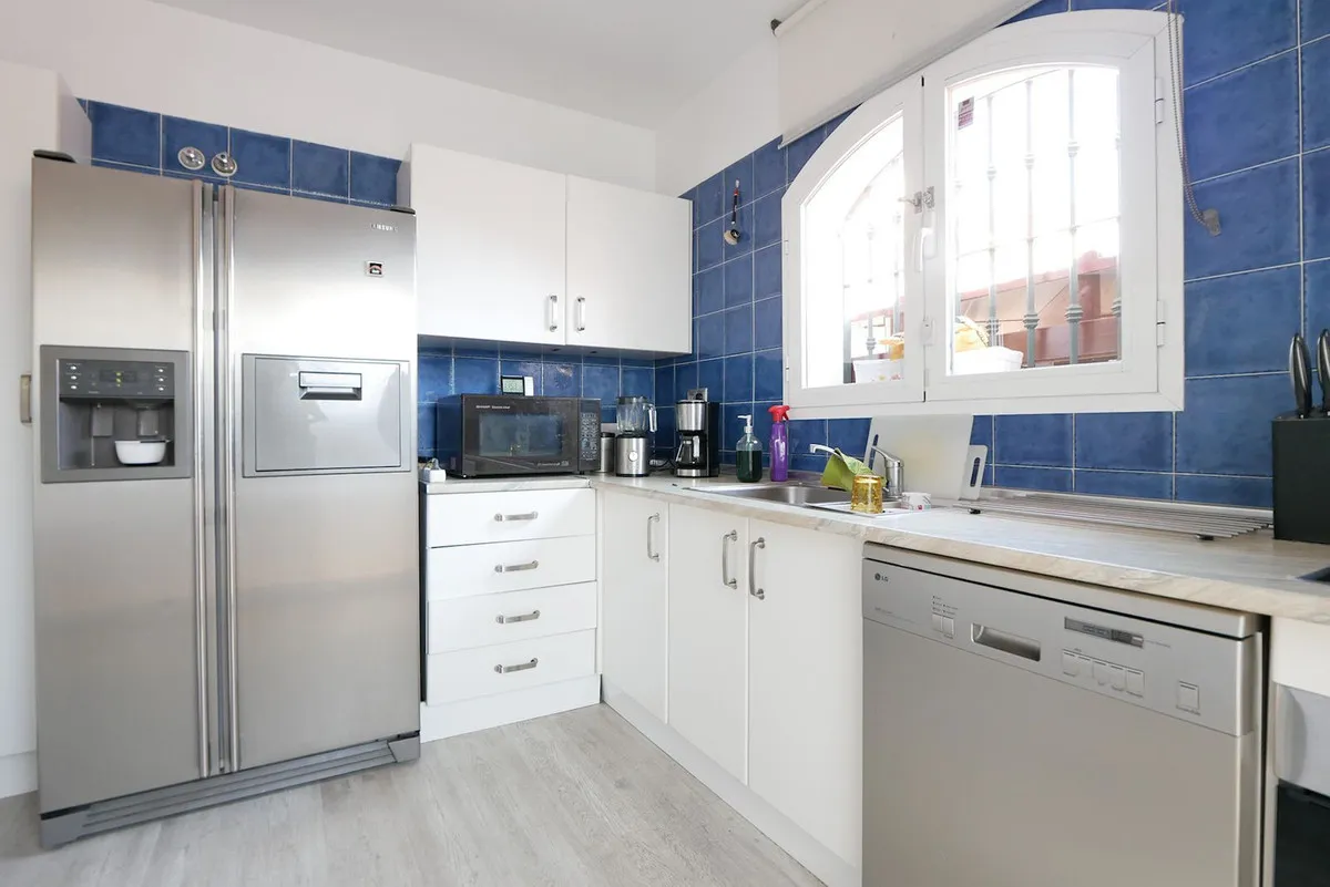 12c1dd61-1355-4fa7-ab20-ea1c2a601b3c