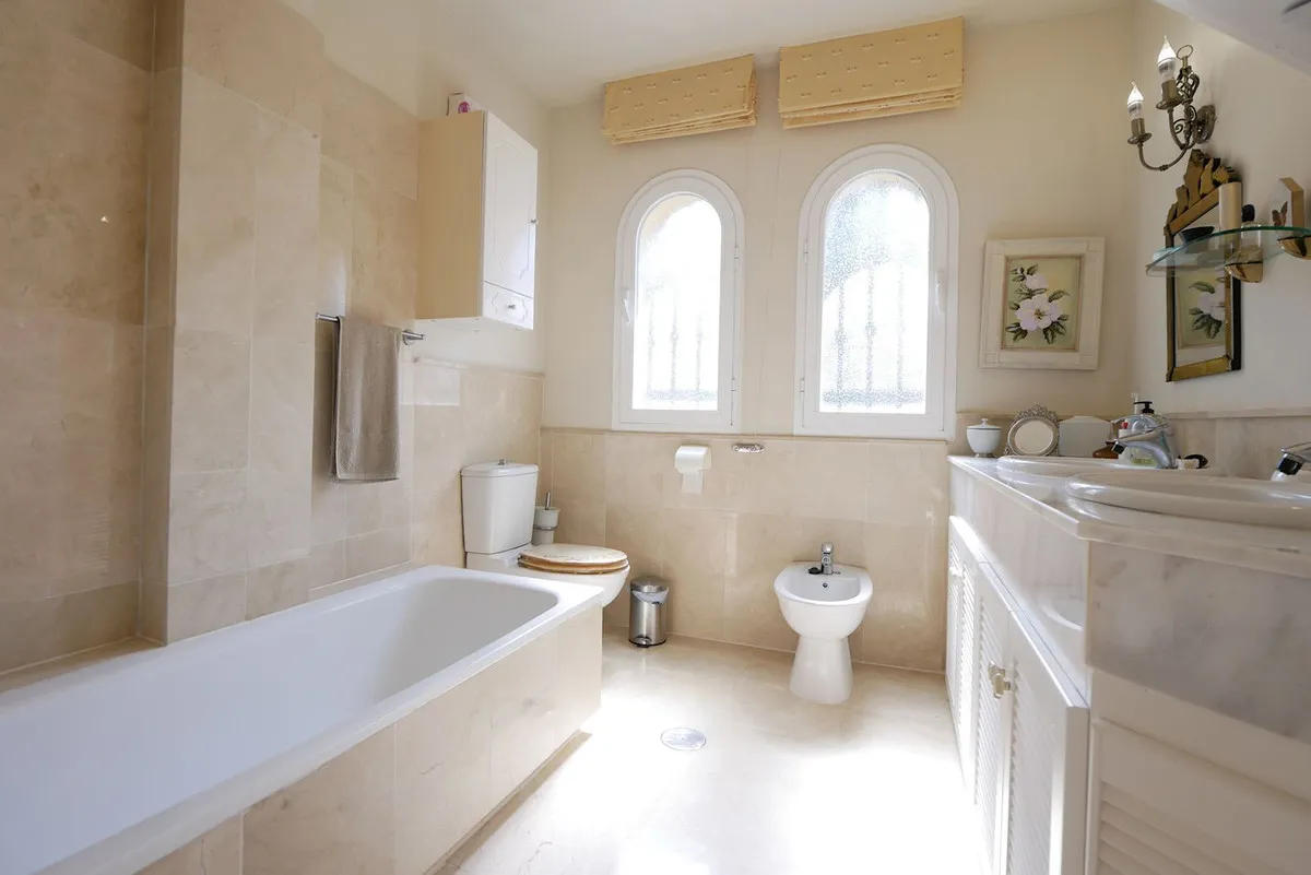 6ef32d0f-eae2-426b-a7dd-1c160c6fbae7