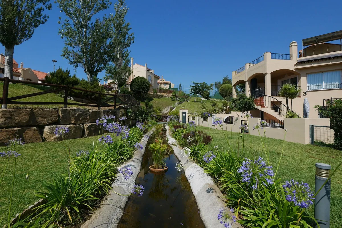 a7fc41a9-d0f3-4e9e-88ea-30c8768b9840