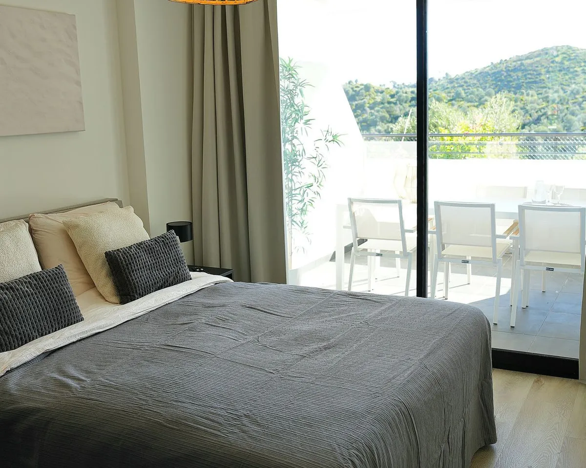 1a6690c8-07c7-47e3-bb4b-2efd74d1e822