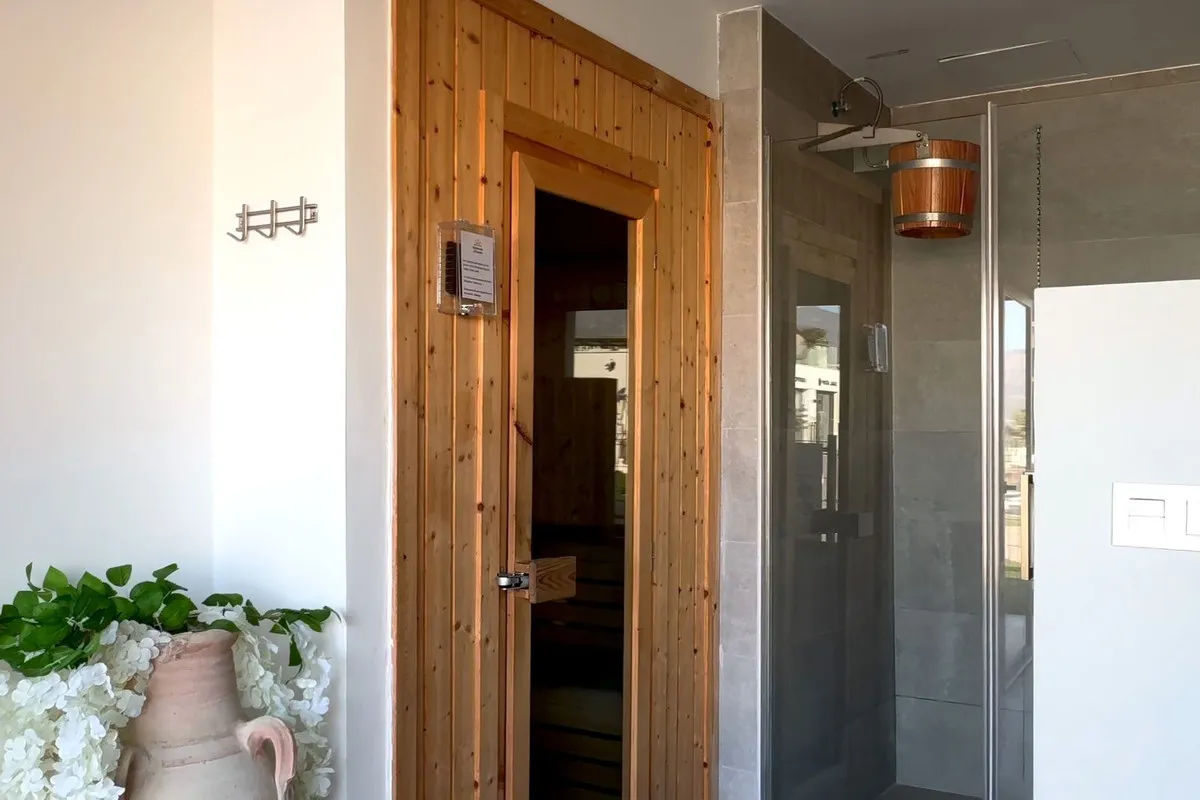 1c51d5e6-4a9d-4a28-bbee-c81dfafa8876