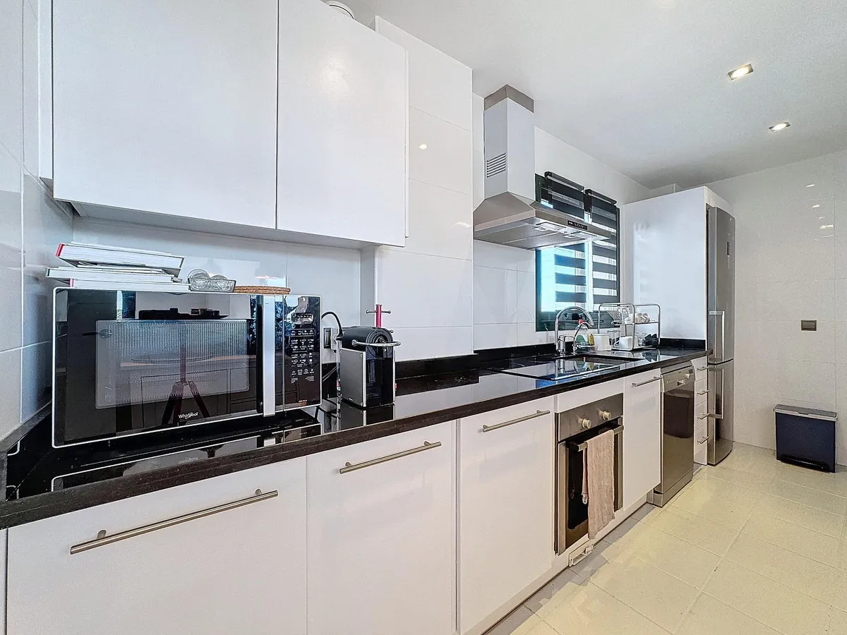 90e2fc97-42d8-406e-ac5b-0763dc2f64c3