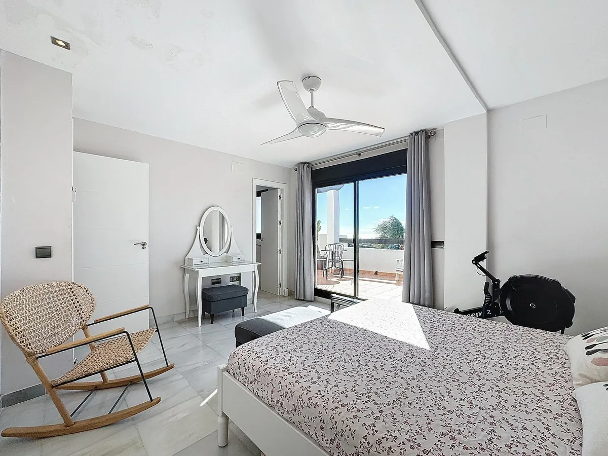 dc1e2fb4-c636-4367-8260-f0c15c7be5d5