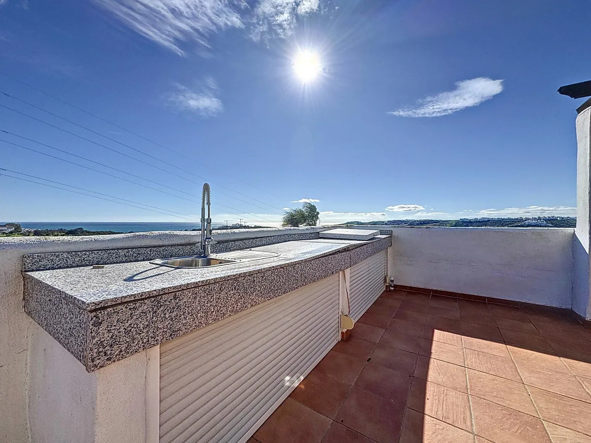 e0253d83-a02f-423c-9685-14387530c151