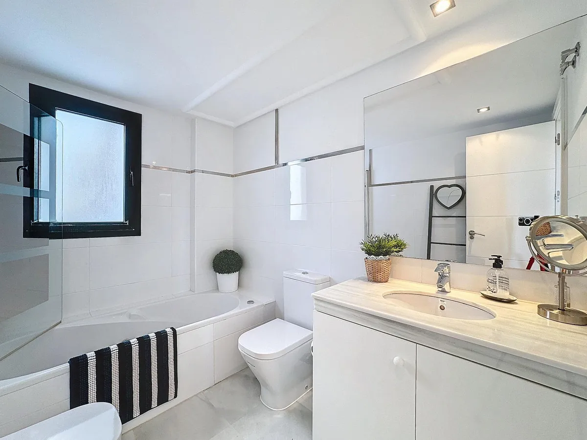 e77ca137-36d1-4117-8539-1c545311a7fa