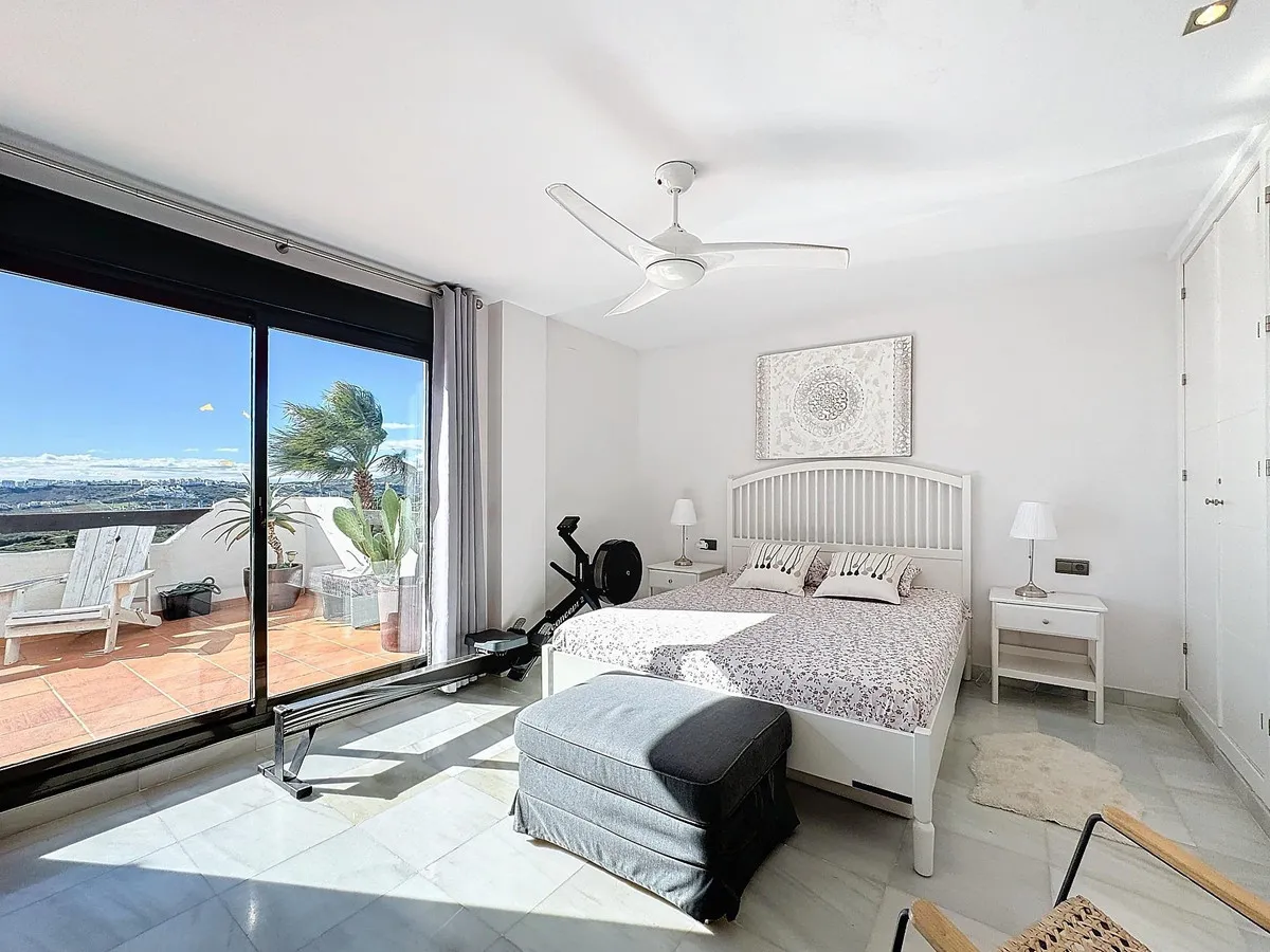 eb2bce79-7a01-4121-993e-fd465767438b