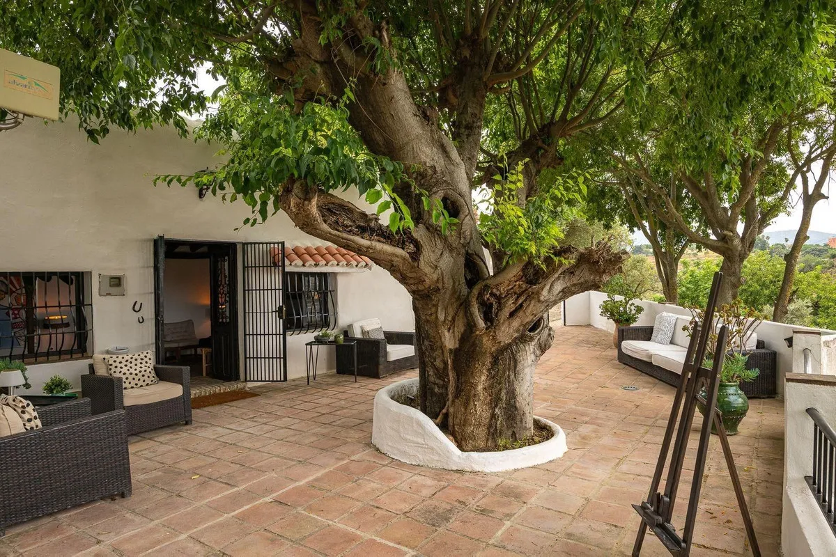 9844ee25-c9ec-4dab-99d3-0103e74f2f92