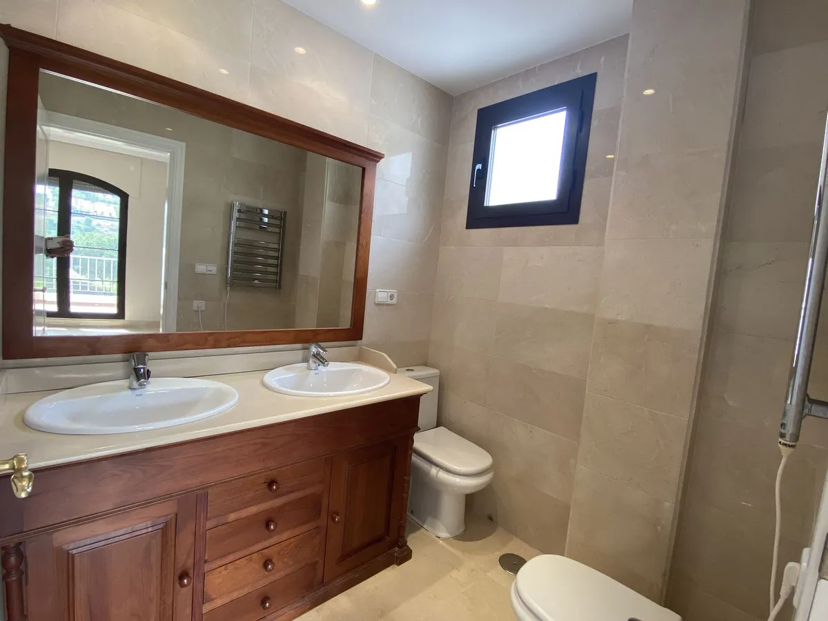 15cf3901-4eb0-46eb-b348-3c83bc68522e