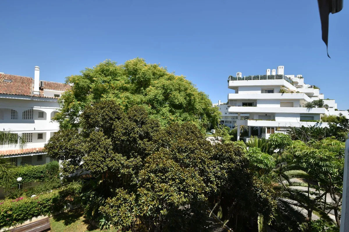 021d5735-7fc5-4c56-bd6c-cb8c90d78879