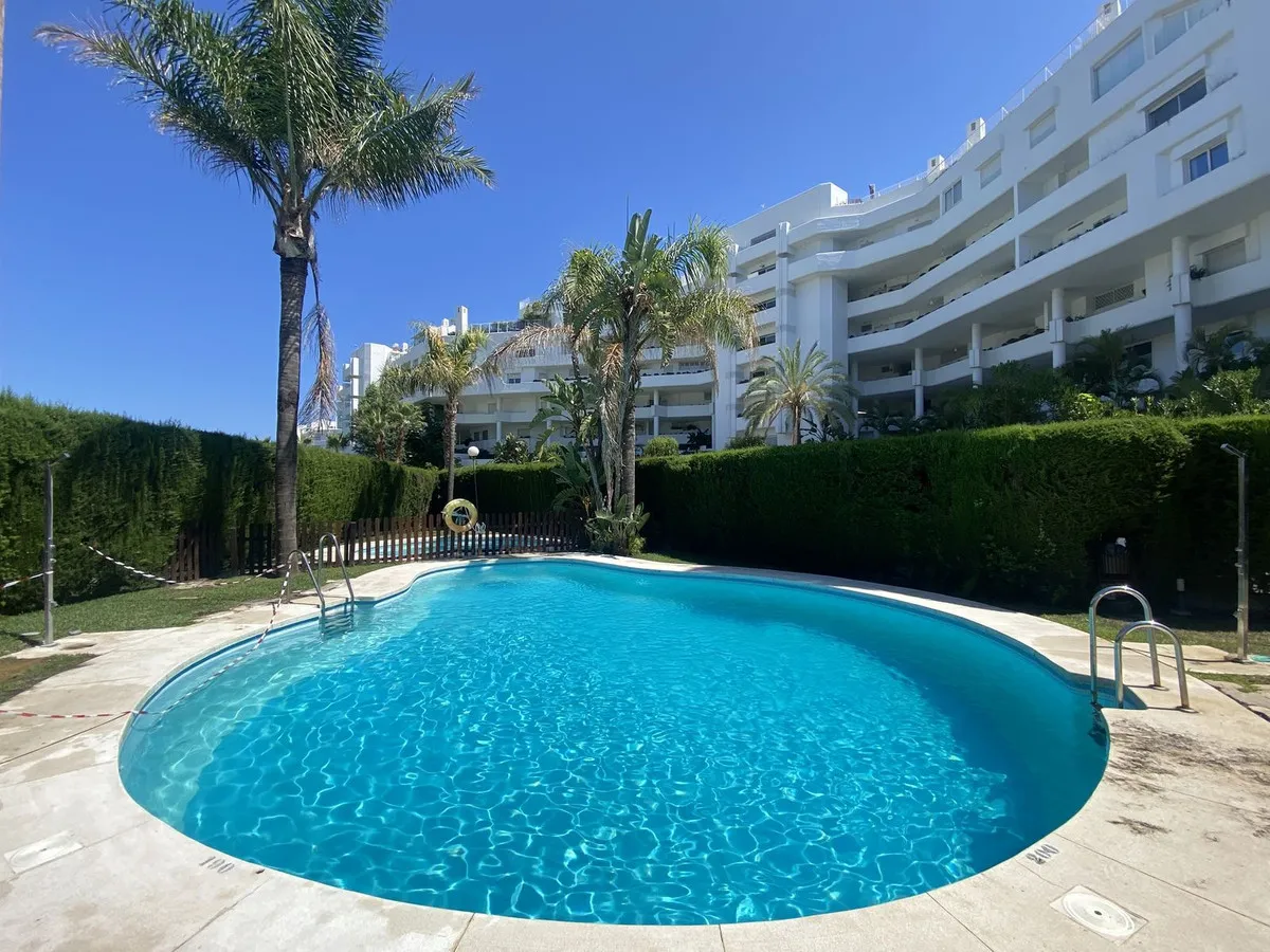 84faad5d-8508-43de-8bad-1bf68ca792f2