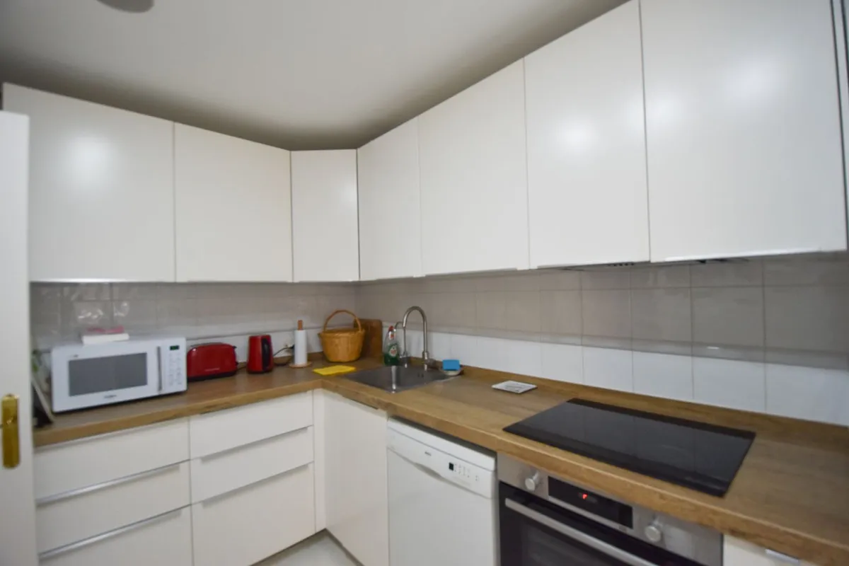 d5df1242-48ee-4c67-9857-50ce823042e8