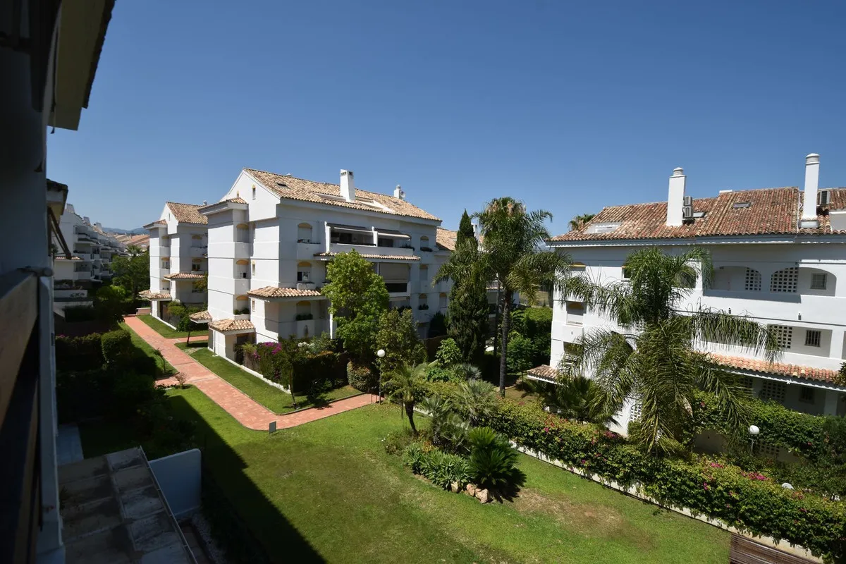 f031c562-8b39-435a-b305-a089604a6830