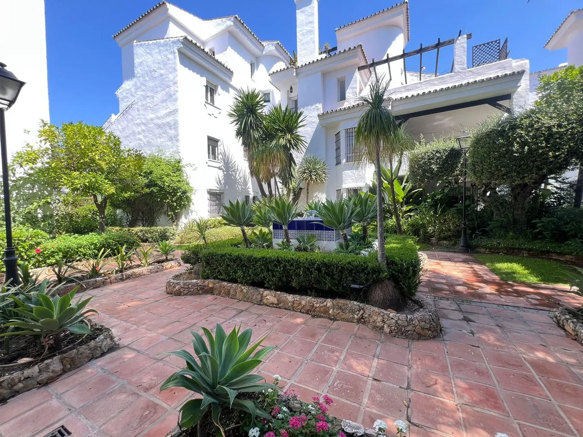 096904f6-c5b3-440d-a7c0-a7f4fac6347f