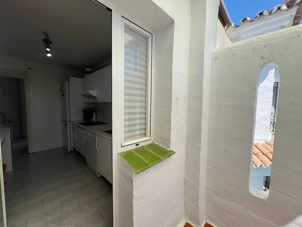 3b9fee9c-5da2-4c41-a0a9-8d80c426653f