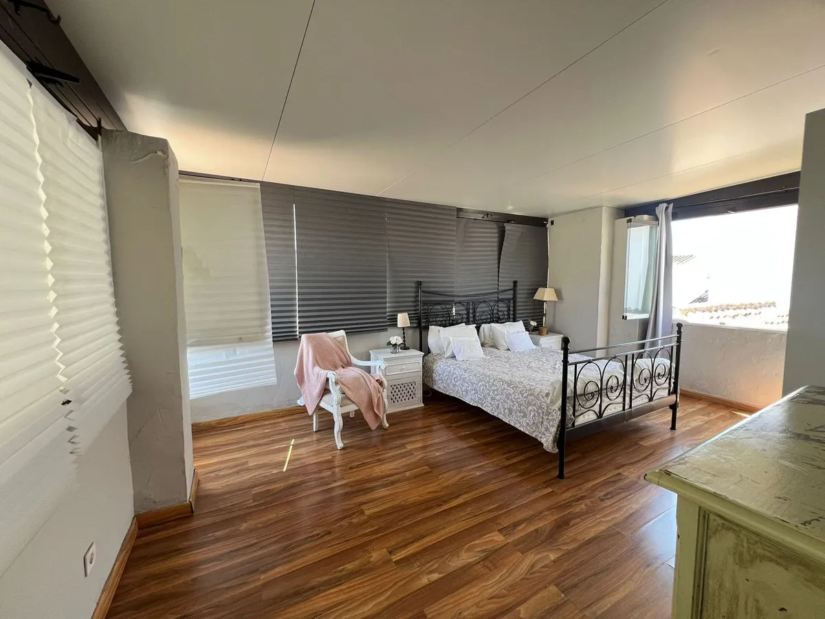 56c04a06-b638-498f-a223-d2d103b89648