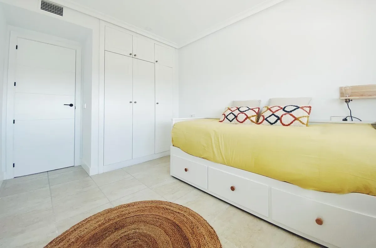 ea047226-0b01-4afb-9bec-b7decc68251b